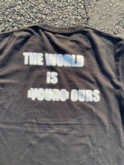 THE WORLD IS OURS TEE BLACK